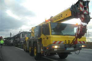 ADAC - Autokran - 4-Achser - ausgefahren, preload
